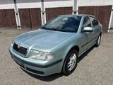 Skoda Octavia Lim. Tour AHK vom Rentner Alus TOP - gebrauchte Skoda Octavia aus dem Jahr 2009