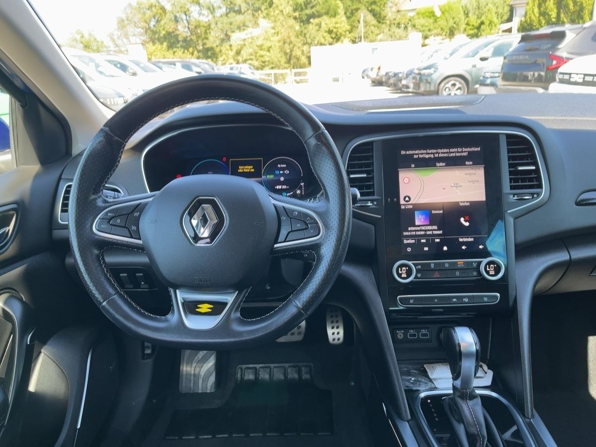 Fahrzeugabbildung Renault Megane Grandtour R.S. LINE Plug-in 160 SHZ - mit KI generiert/bearbeitet