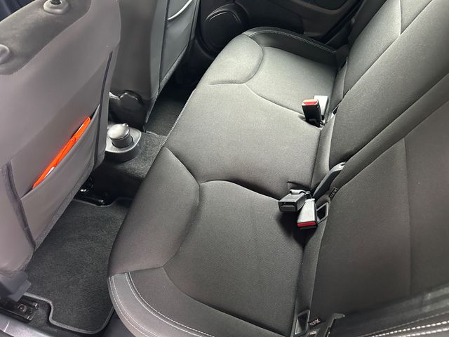 Fahrzeugabbildung Renault Clio+Navi+Allwetter+PDC+SHZ+Klima+LED-Tag+Tempom