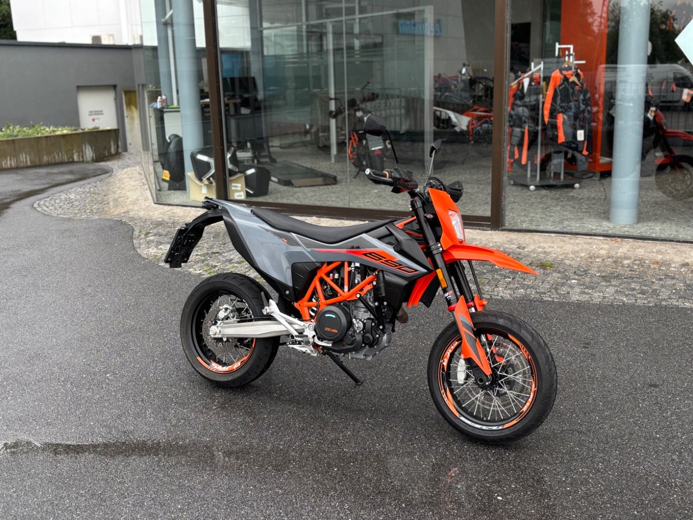 Fahrzeugabbildung KTM 690 SMC-R 2022 A2 Arrow Endschalldämpfer