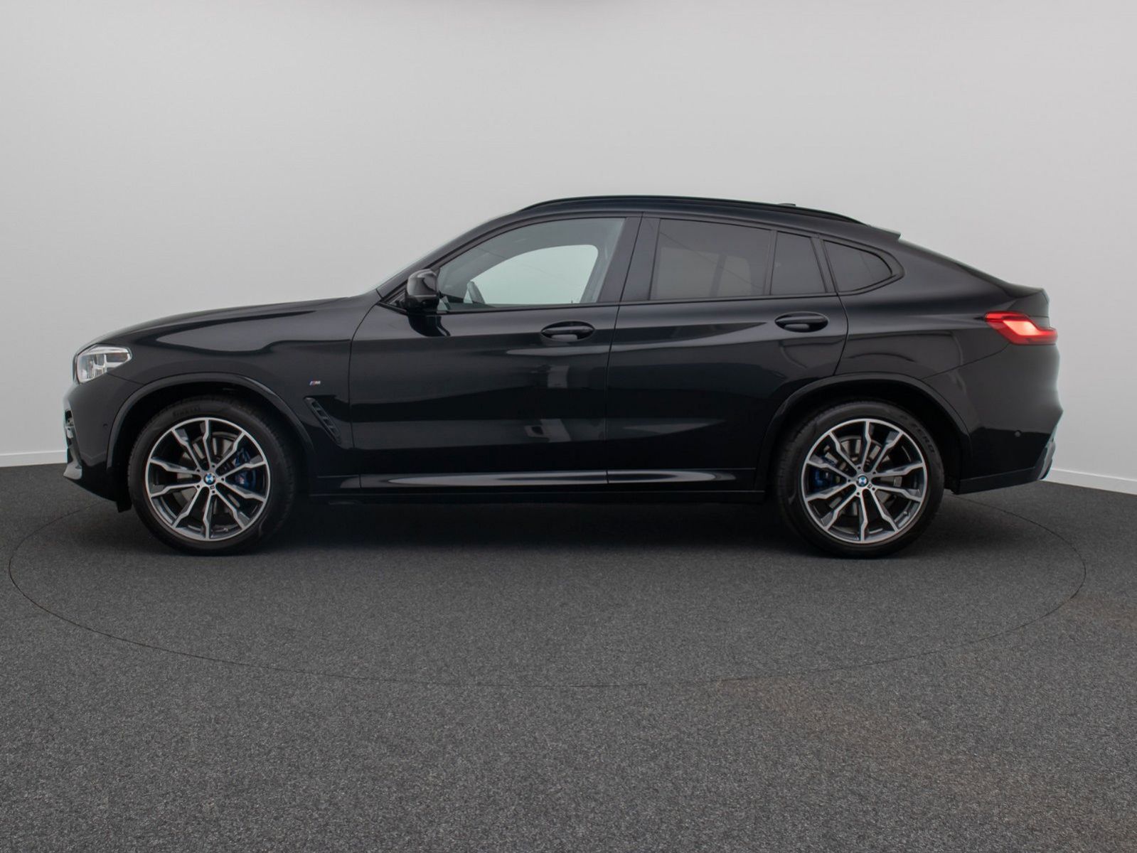 Fahrzeugabbildung BMW X4 M40 i Panorama 360° HUD DAB H/K DisplKey AHK