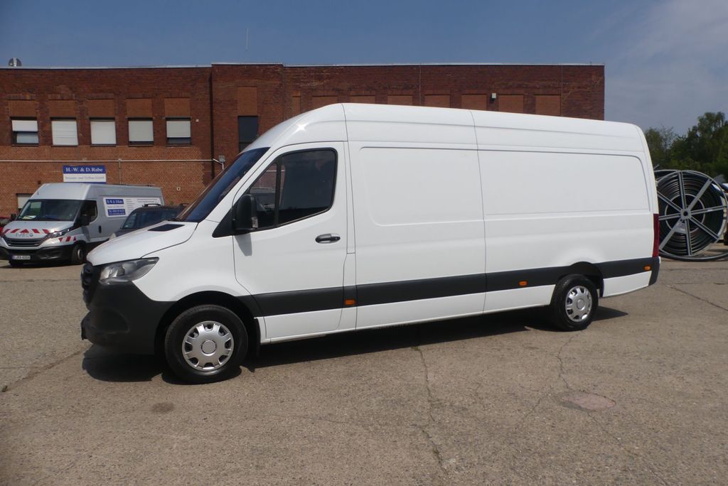 Image of Mercedes-Benz Sprinter