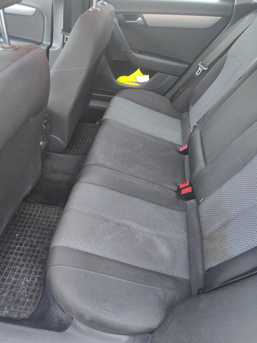 Volkswagen Passat 2011 — photo 10