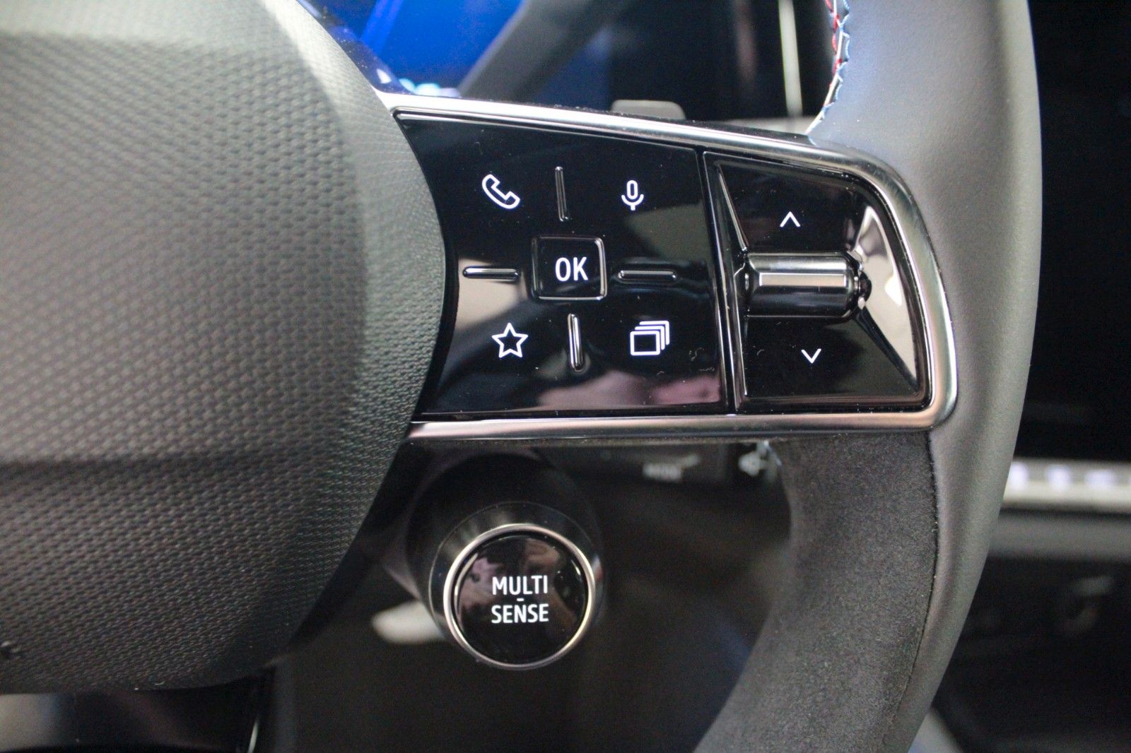 Fahrzeugabbildung Renault Espace E-Tech Full Hybrid 200 Esprit Alpine 5 S.