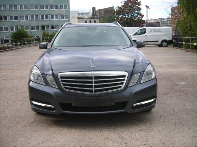 Mercedes-Benz E 300 T CDI BE Avantgarde 1.Hand Leder Comand