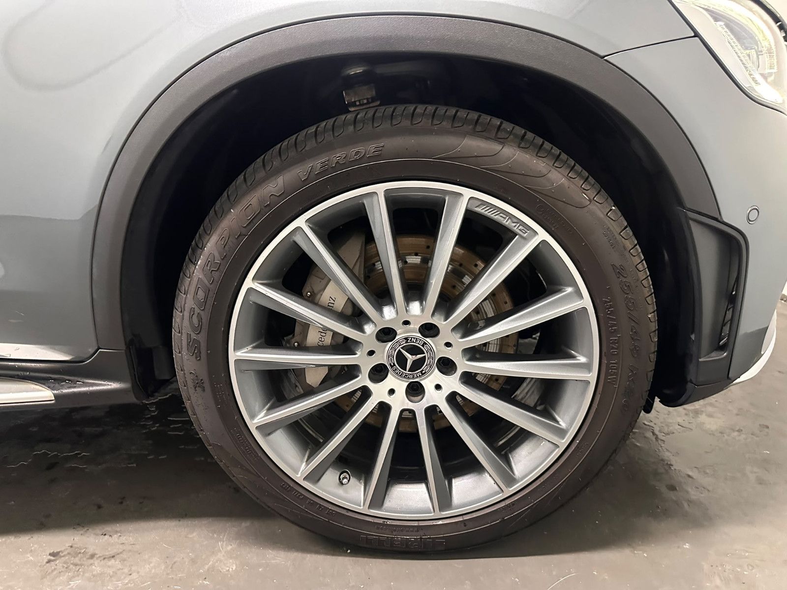 Fahrzeugabbildung Mercedes-Benz GLC 220 d 4MATIC AMG*PANO*360*HUD*AHK*DISTRO
