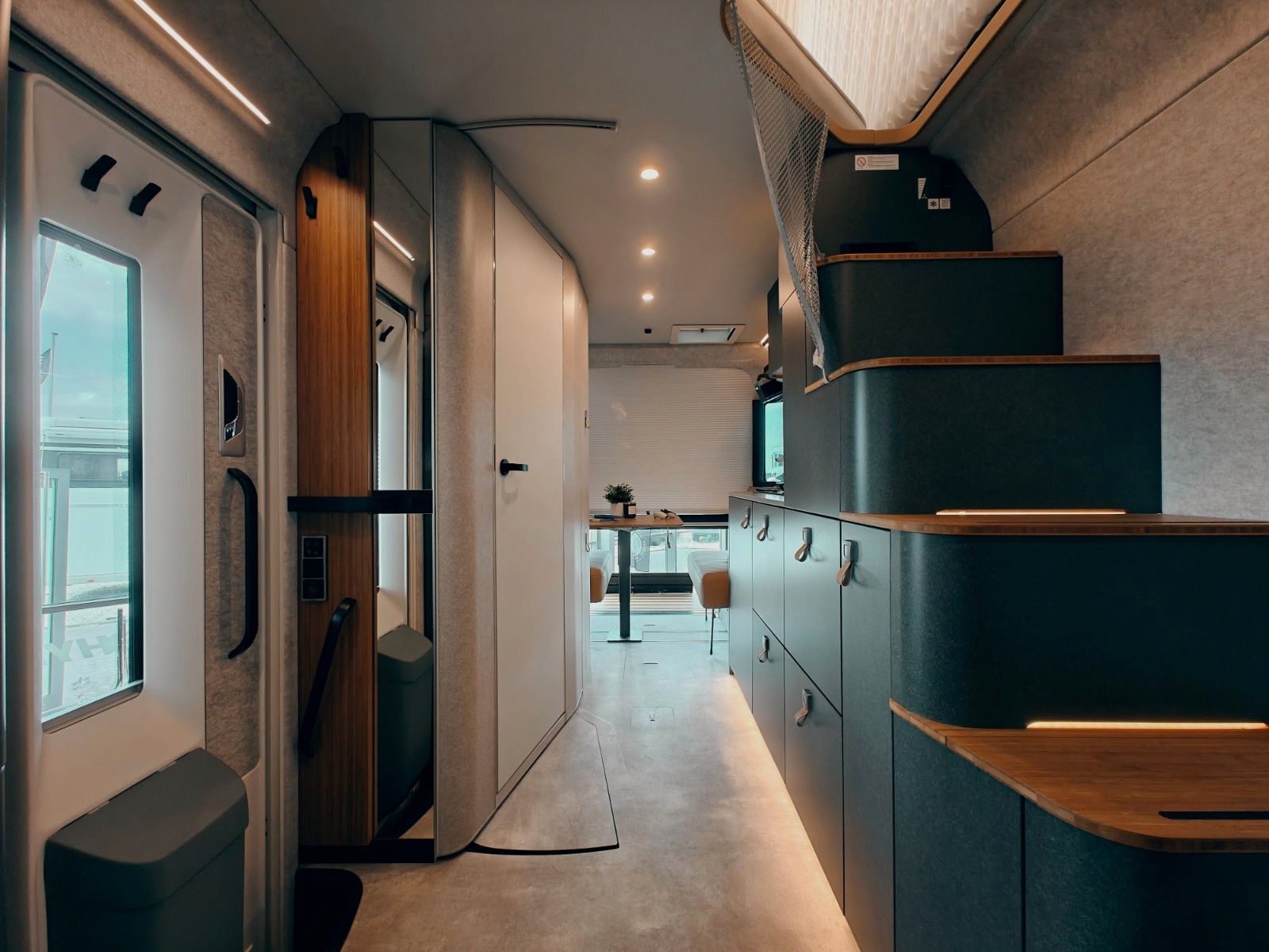 Fahrzeugabbildung HYMER / ERIBA / HYMERCAR VENTURE S 4x4² SANSIBAR LTD. by palmo