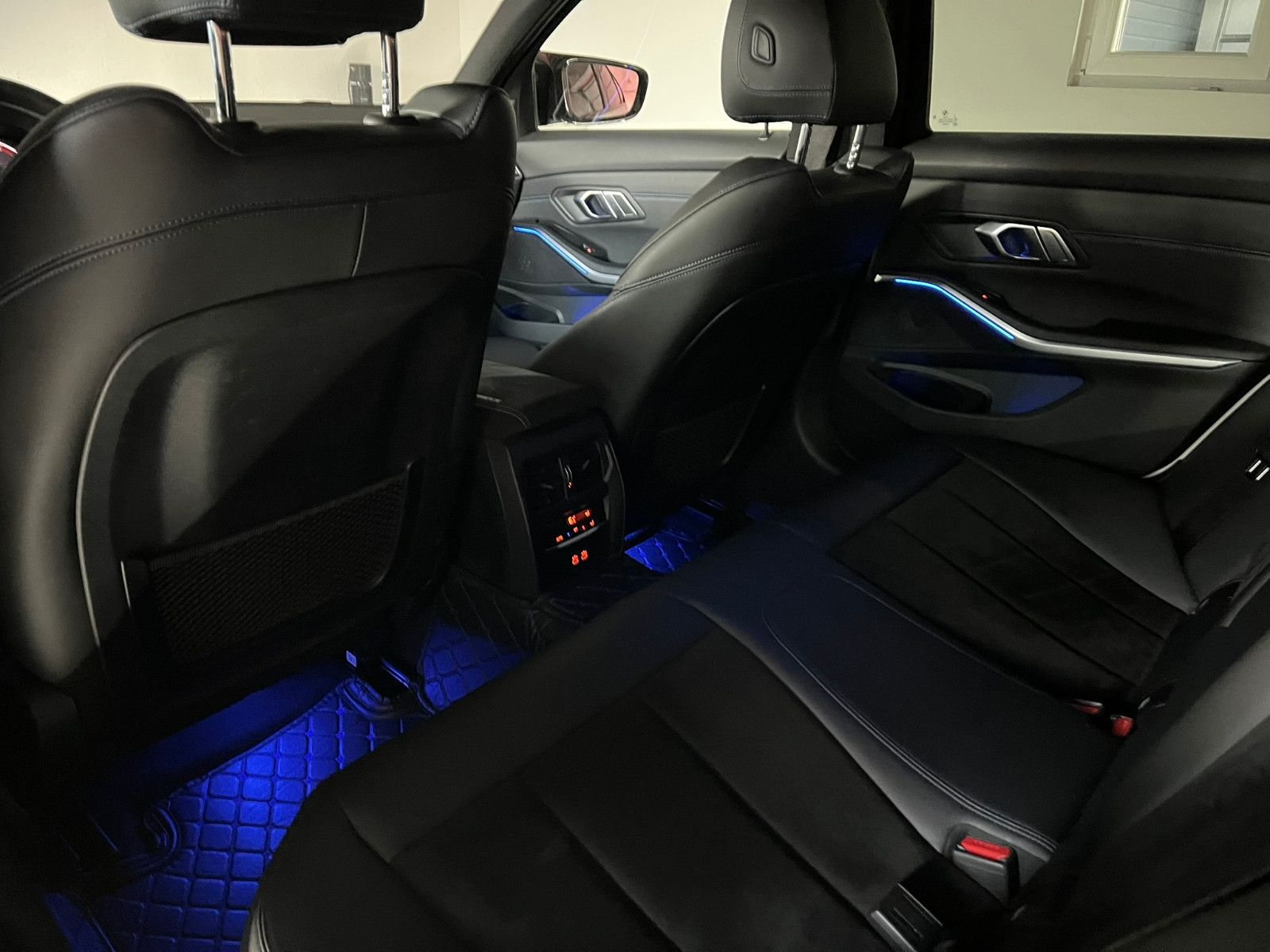 Fahrzeugabbildung BMW 330 i Lim M SPORT/LED/VRTL COCKPIT/19ZOLL/DE FZG