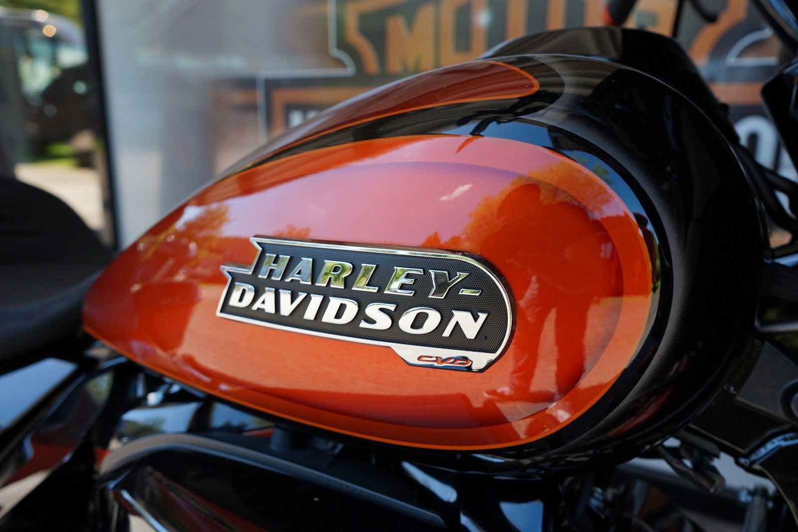 Fahrzeugabbildung Harley-Davidson Street Glide CVO FLHXSE Jekill & Hyde