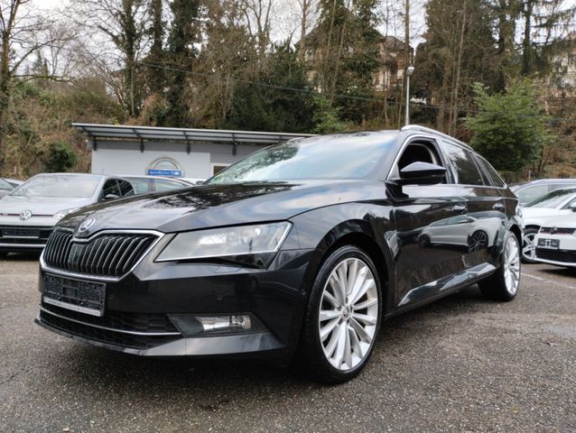 Skoda Superb Combi Style DSG / Navi / Xenon  Alcantara