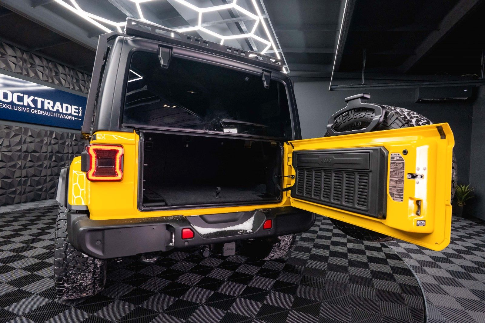 Fahrzeugabbildung Jeep Wrangler 3.6 V6 UNLIMITED SAHARA OFFROAD 4x4 LED