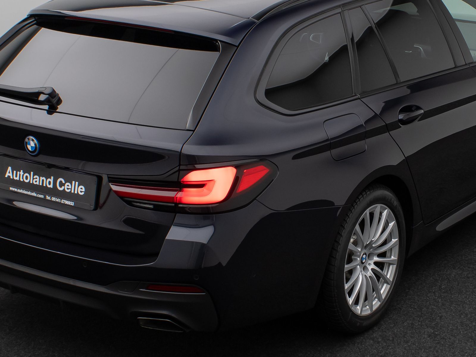 Fahrzeugabbildung BMW 530e xD M Sport Kamera HUD DAB HiFi ACC Komfort