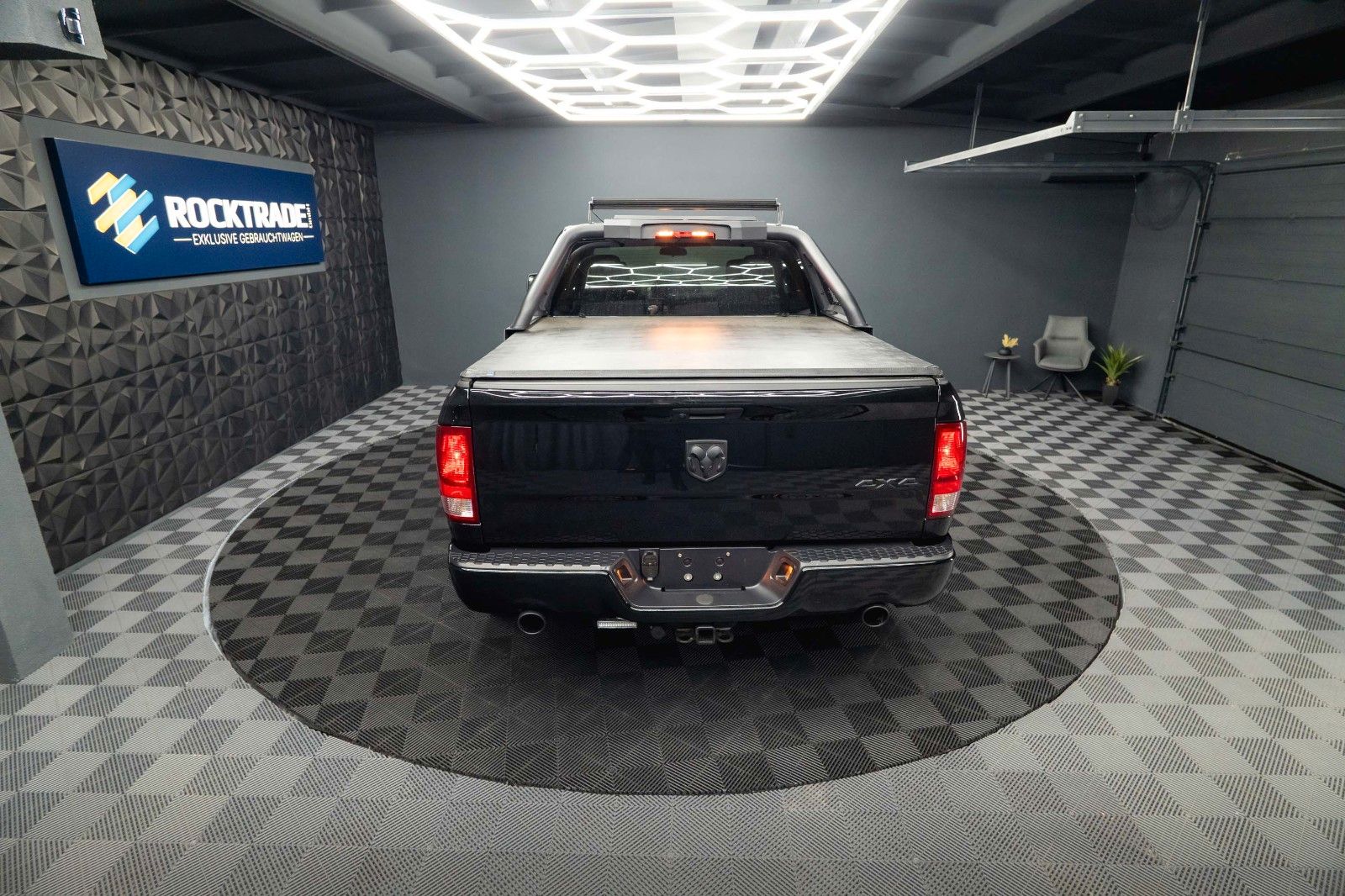 Fahrzeugabbildung Dodge RAM 5.7 V8 HEMI 4x4 OFFROAD Night-Paket *LED*AHK