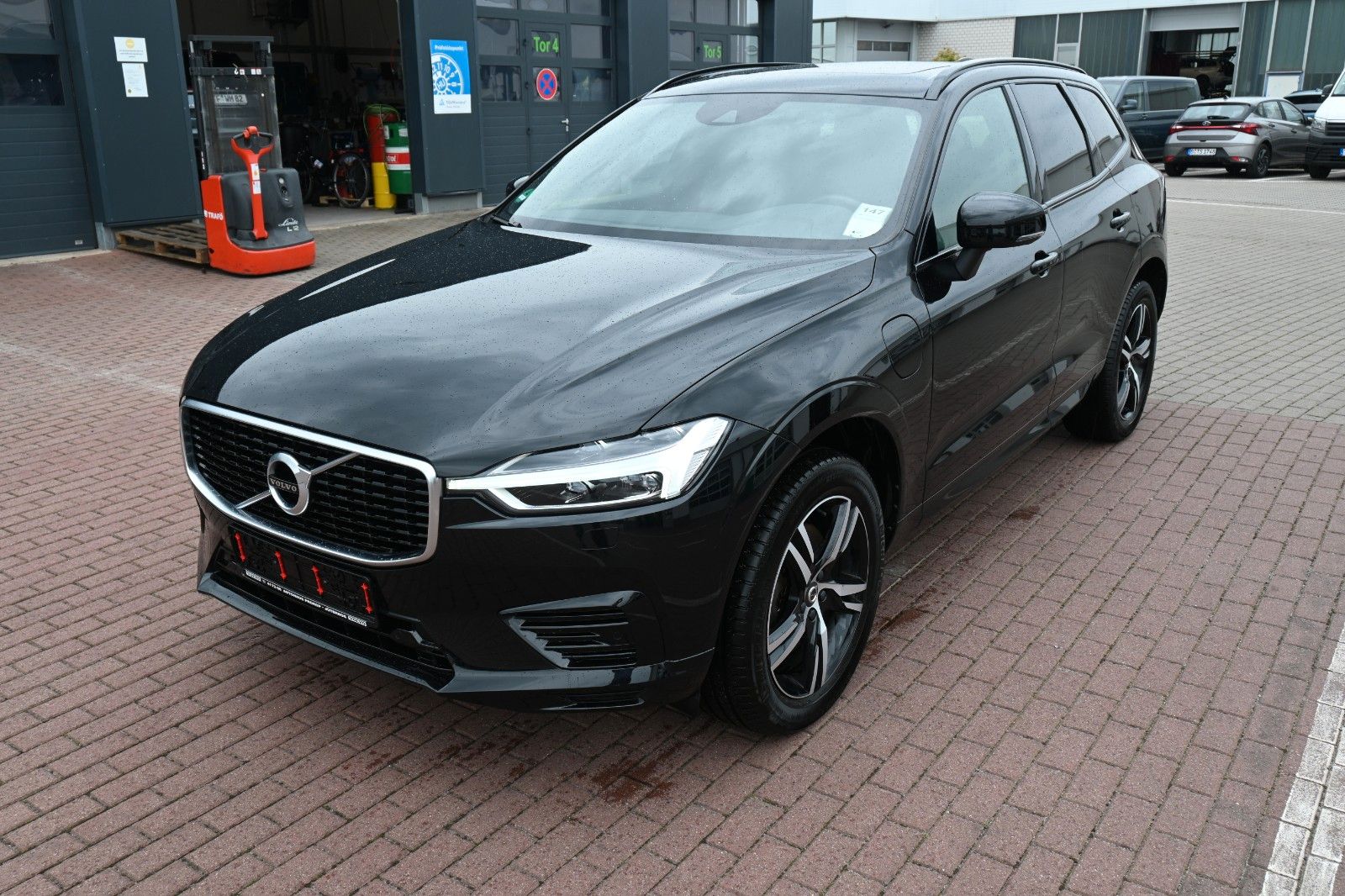 Fahrzeugabbildung Volvo XC60 T8 Twin Engine AWD R-Design*STDHZG*BLIS*AHK