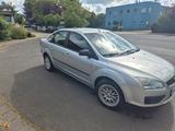 Ford Focus 1.4  - Ford Focus aus 2007 mit Benzin-Antrieb: Limousine