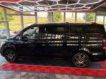 Mercedes V 220 - 3
