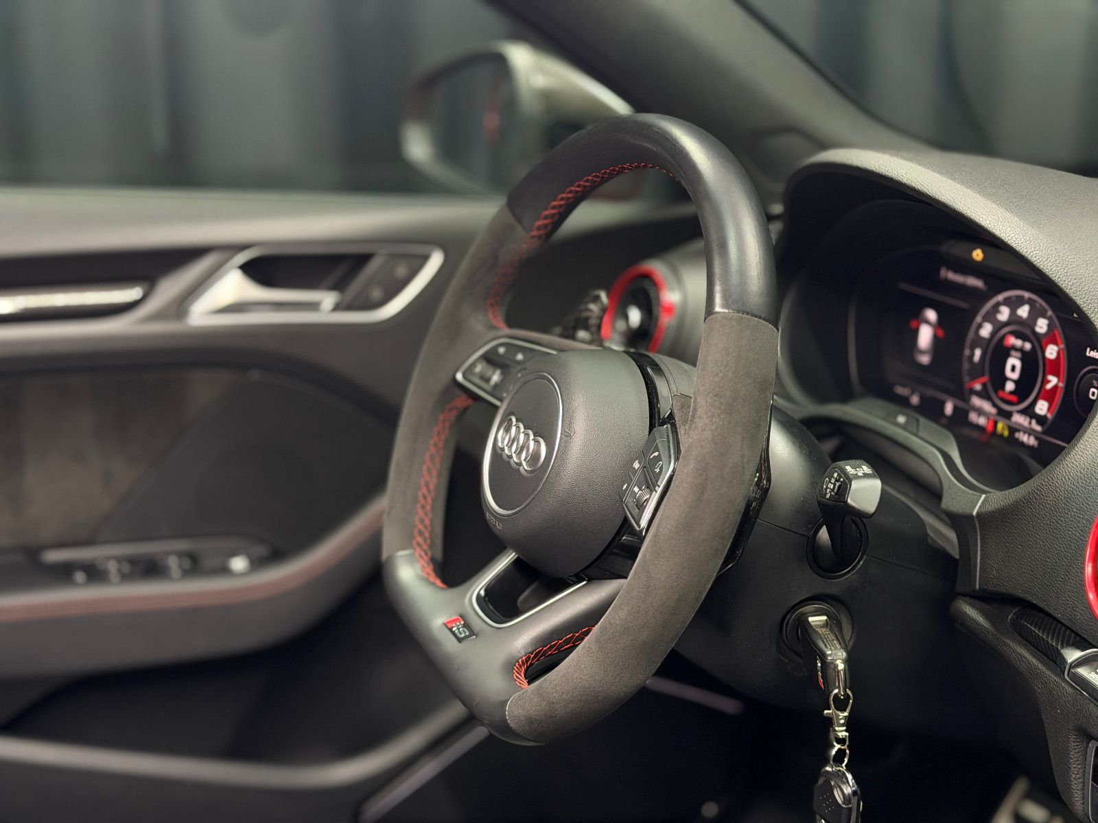 Fahrzeugabbildung Audi RS3 Sportback 2.5 TFSI|EVENTUR|BTMIRS-SITZ|B&O|
