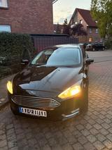 Ford  Focus Kombilimousine, tüv bis 09/26, top Zustan - Ford Focus mit Benzin-Antrieb: Limousine, 2.0