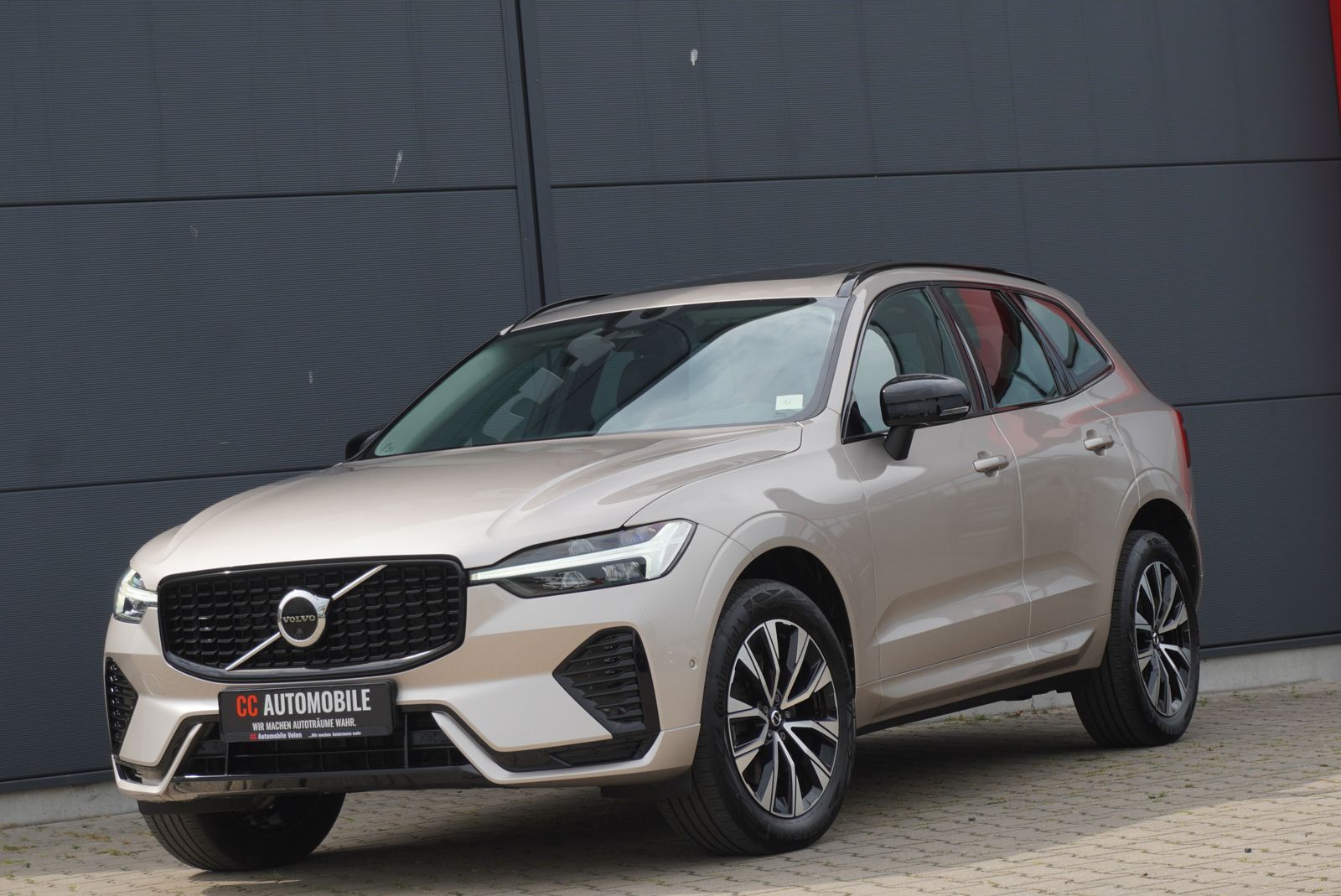 Volvo XC60 Plus Dark Pano Standhzg AHK Assistenz 360° foto 4