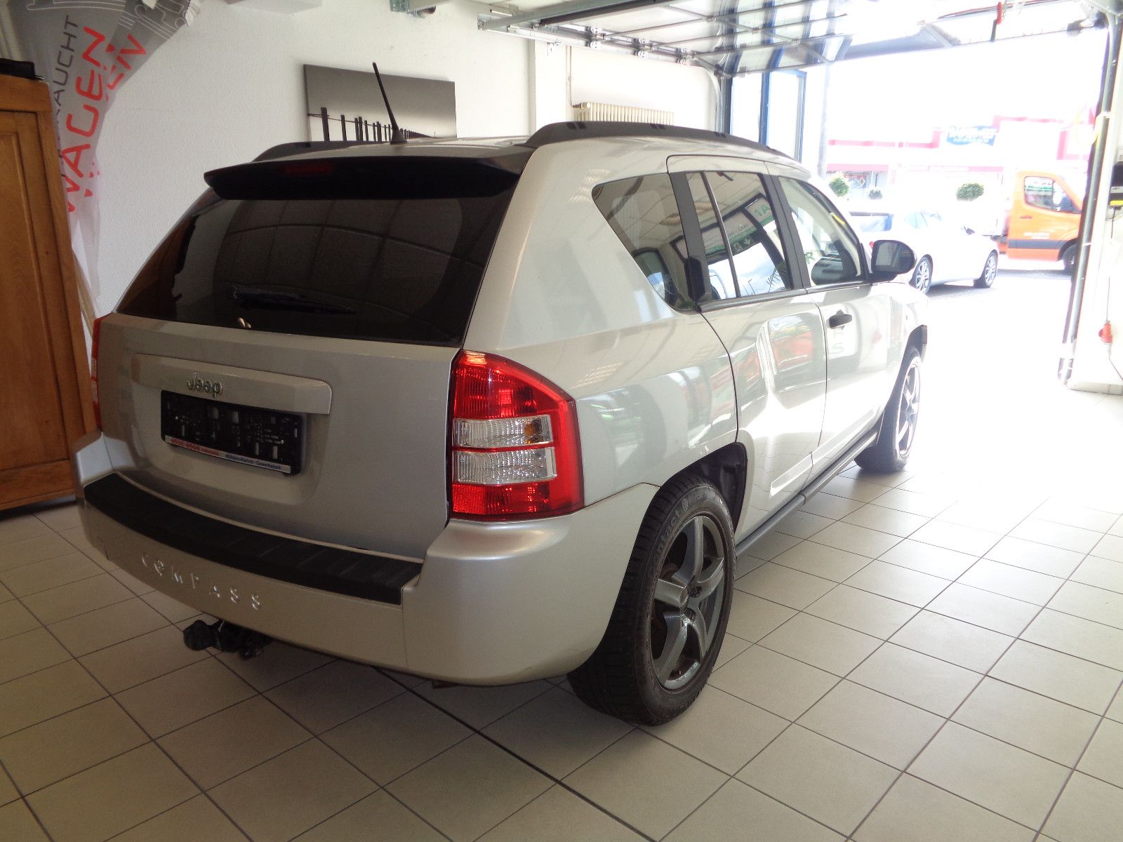 Fahrzeugabbildung Jeep Compass Sport / KLIMA / ALLRAD /