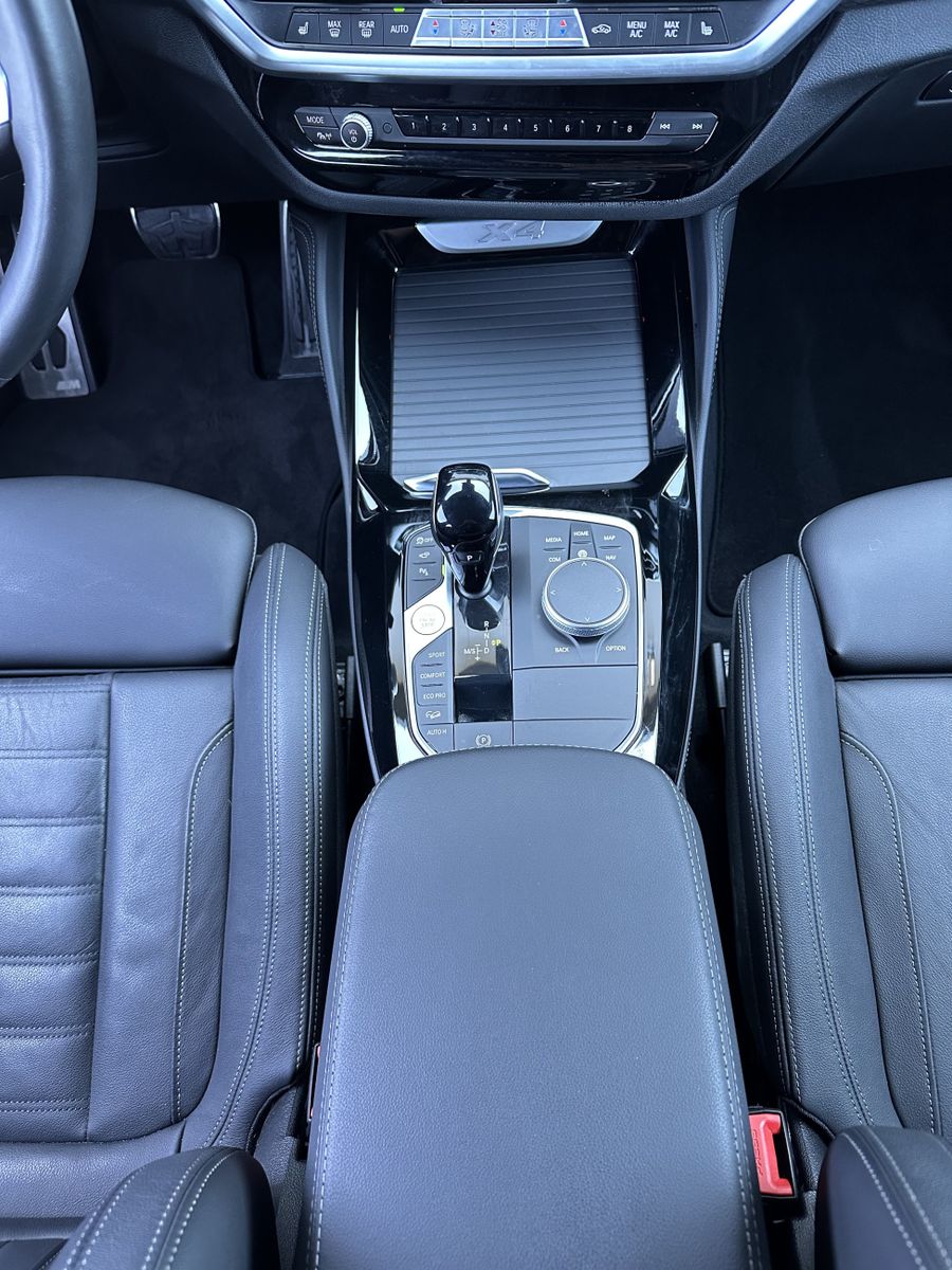 Fahrzeugabbildung BMW X4 xDrive30d M-Sport NAV+LASER+HEAD-UP+20ZO+360°