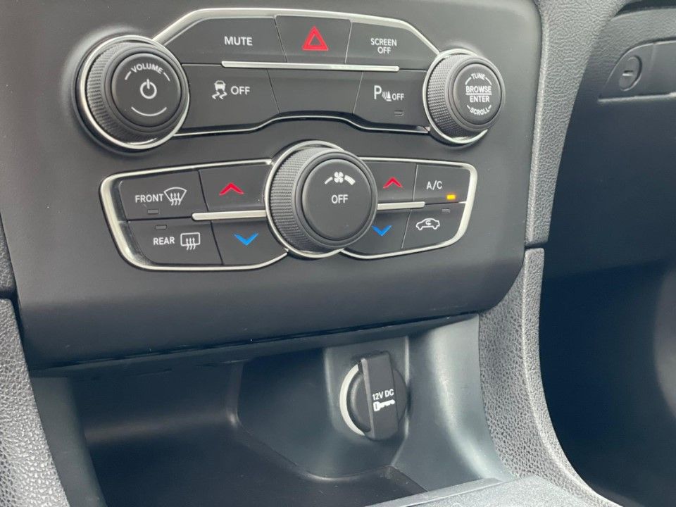 Fahrzeugabbildung Dodge Charger 5.7 HEMI V8 Zivil Police 81.000 KM