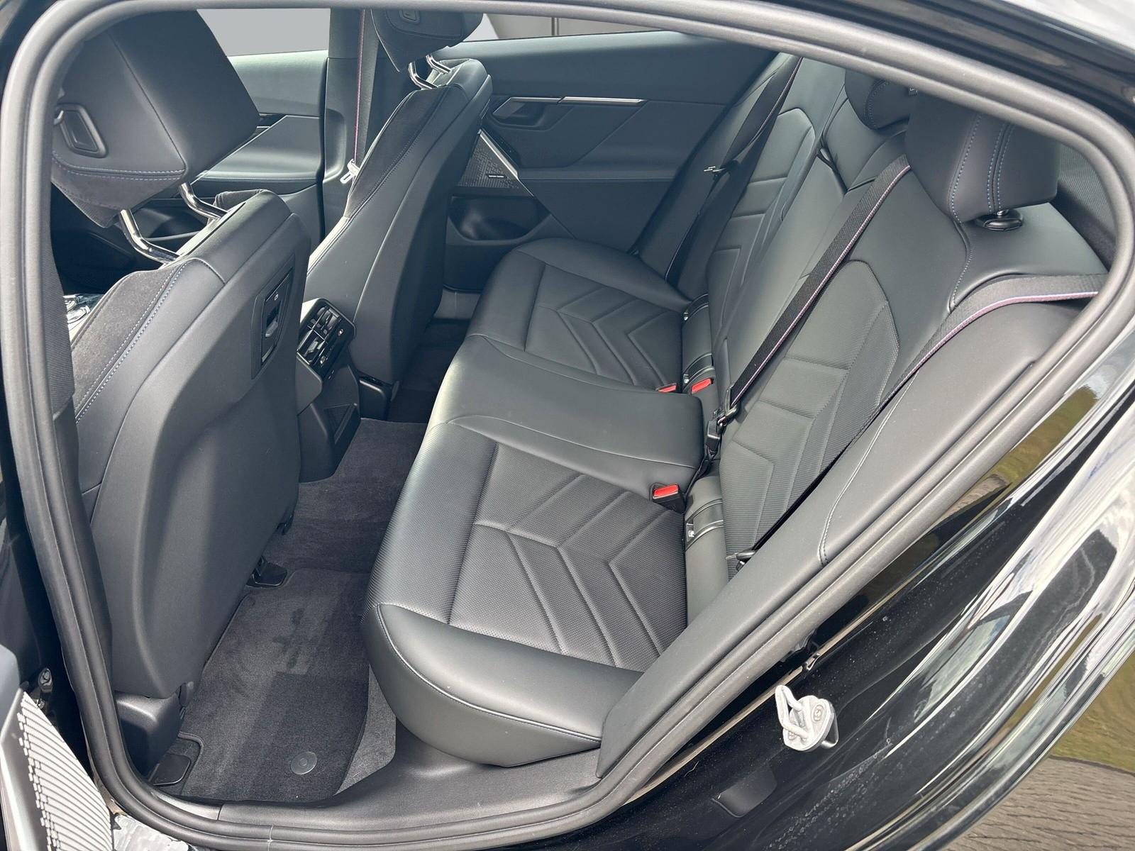 BMW 530e xDrive Lim M Sport Pro*Pano*20*AHK*H&K*ACC*