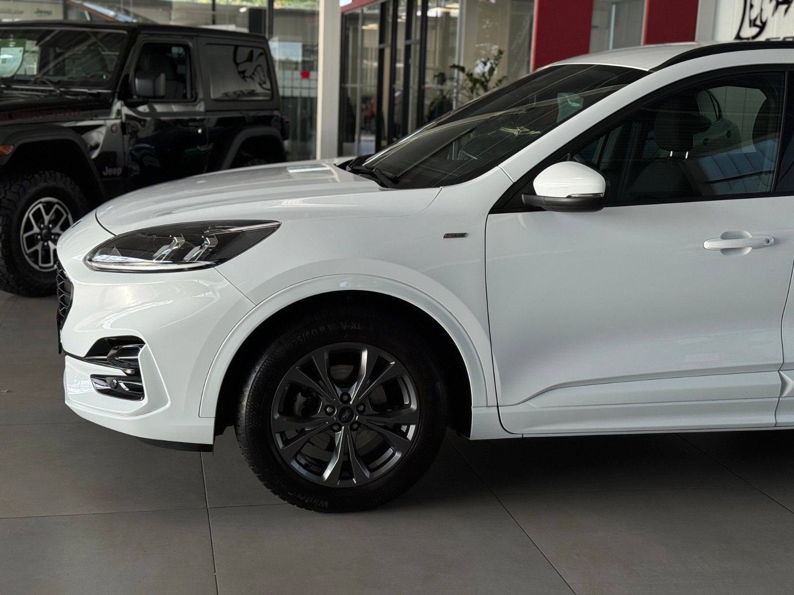 Fahrzeugabbildung Ford Kuga 1.5 ST-Line "Winter-Paket DAB/Navi Kamera"