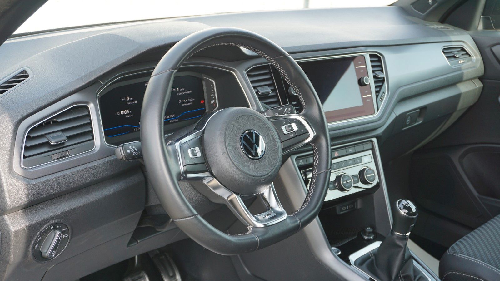 Fahrzeugabbildung Volkswagen T-Roc Cabriolet R-Line,Navi,DCC, DAB+,OPF, ALS,