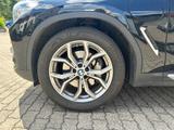 BMW X3 xDr 30e xLine*Pano*LED*T-Leder*Shadow*AHK*Nav - BMW X3 mit Hybrid-Antrieb: Panorama-Dach
