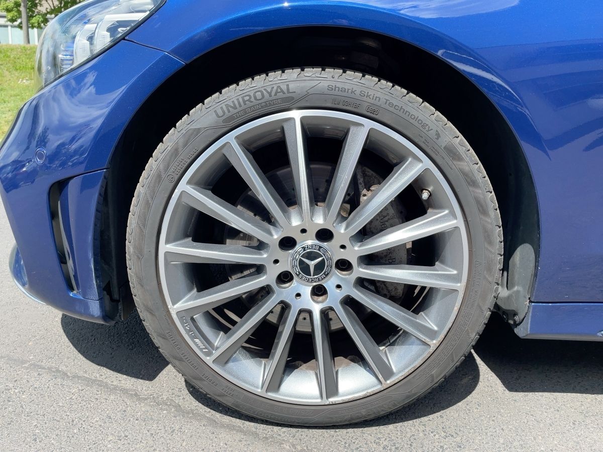 Fahrzeugabbildung Mercedes-Benz C 300 T-Modell AMG/360°/LED/Navi