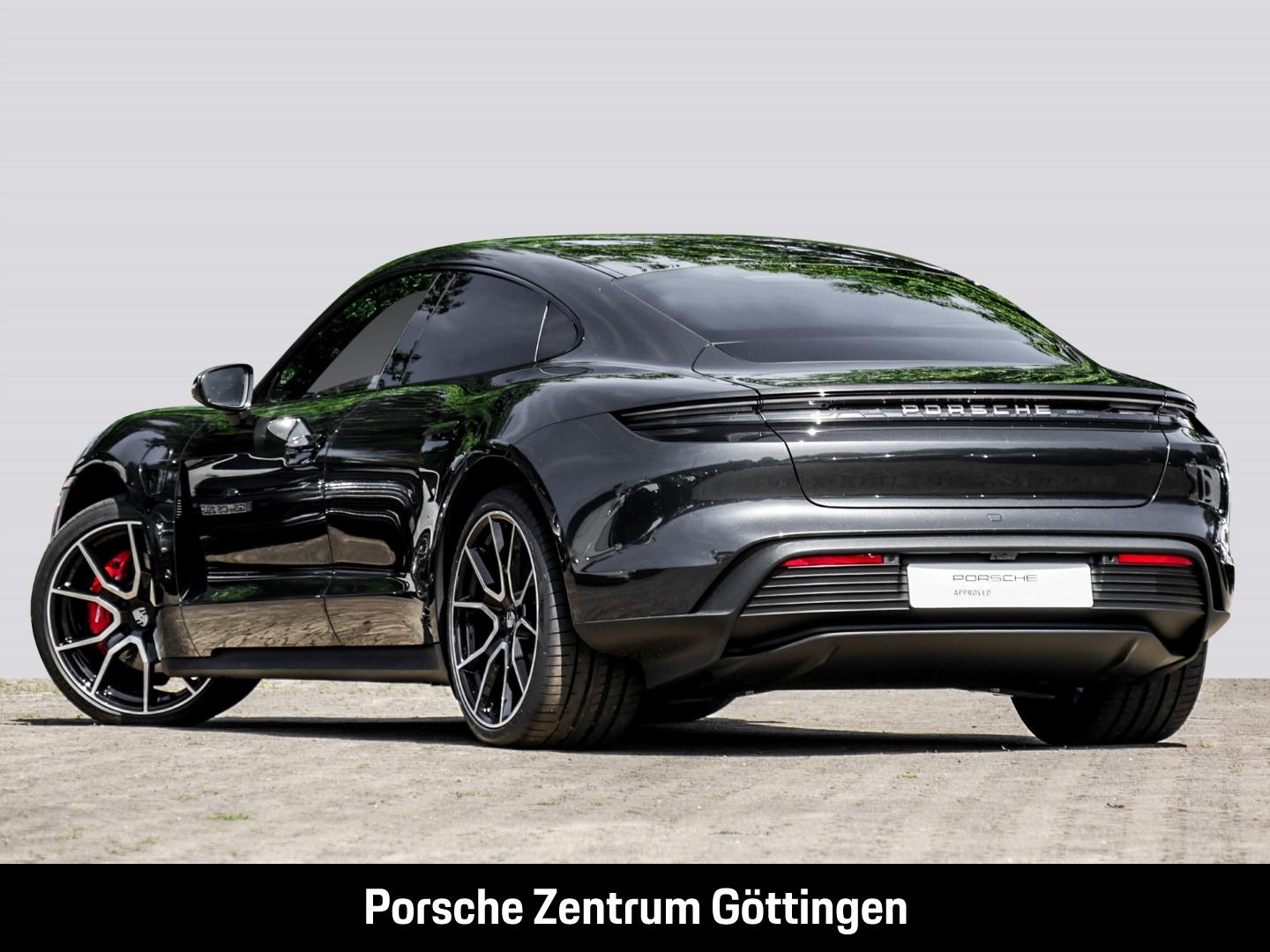 Porsche Taycan 4S InnoDrive Head-Up LED-Matrix Panomara