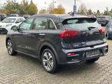 Kia Niro e-Niro Vision/AUT/NAV/SHZ/R-KAM/L-HEIZ/ALU - Kia Niro mit Elektro-Antrieb