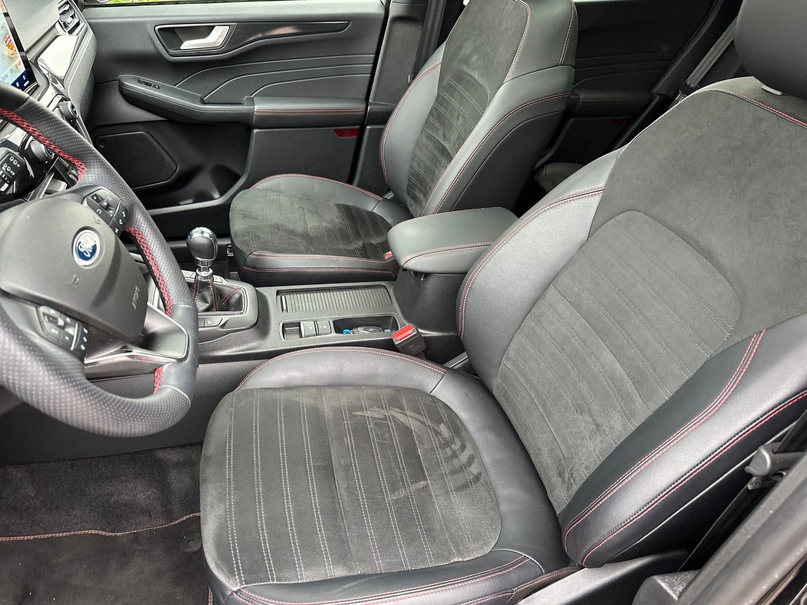 Fahrzeugabbildung Ford Kuga ST-Line X, AHK schwenkbar, ACC TEMPOMAT