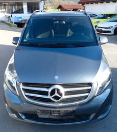 Mercedes V 220 - 3
