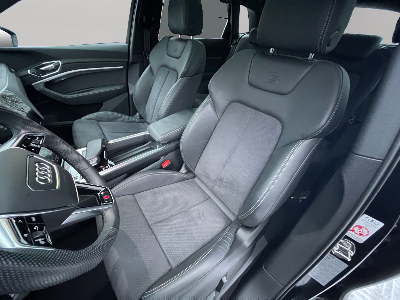 Audi Q8 e-tron - Bild 12