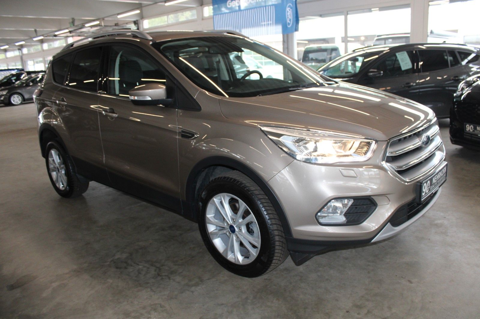 Fahrzeugabbildung Ford Kuga Titanium NAVI WinterPaket el. Heckklappe