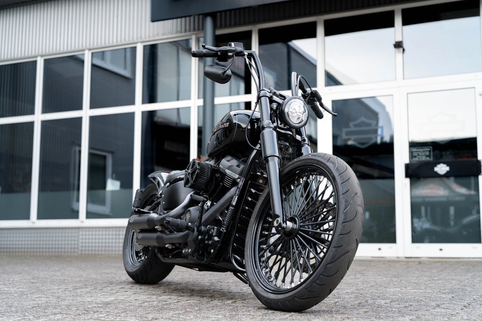 Fahrzeugabbildung Harley-Davidson FXBB STREET BOB SOFTAIL - MCJ - BIG SPOKE -