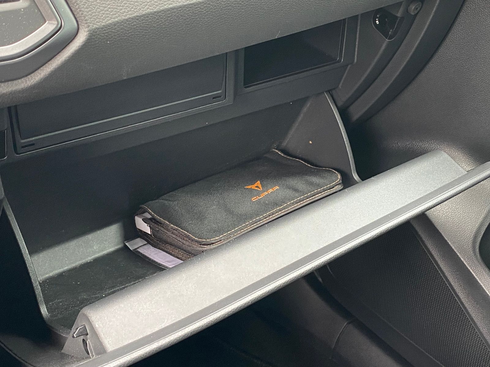 Fahrzeugabbildung CUPRA Ateca 2,0 TSI DSG VZ 4Drive *NAVI *AHZV *Winterp