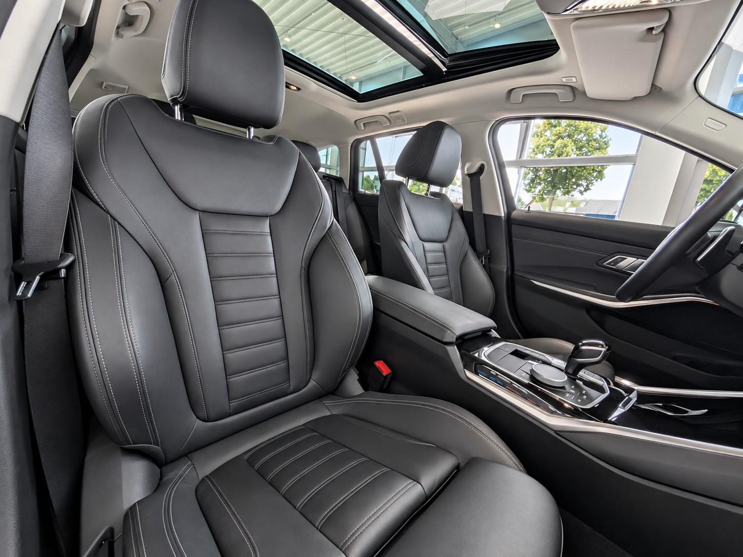 BMW 330d xDrive SAG LUXURY LEDER VIRTUAL  PANO LED