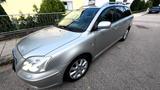 Toyota Avensis Combi Executive 2,2-l-D-CAT Executive - Toyota Avensis aus 2005: Kombi