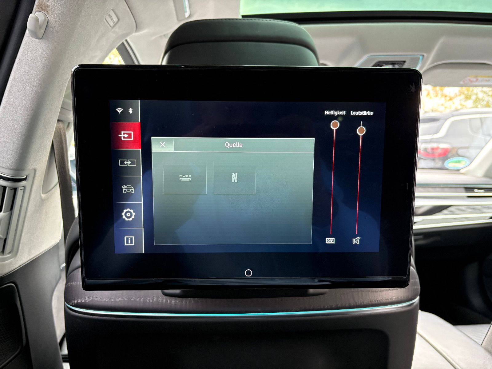 Fahrzeugabbildung Audi A8 60 TFSI e L quattro/Chauffeur-Paket/Fond-TV/