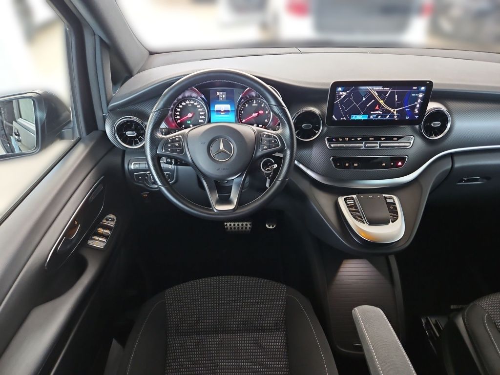Fahrzeugabbildung Mercedes-Benz V 300 d Edition lang AMG 10''MBUX DISTRONIC LED