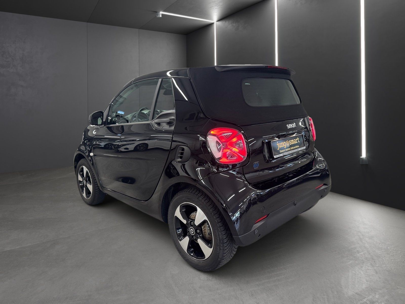 Fahrzeugabbildung Smart smart EQ cabrio Exclusive*Led*Kamera*22kW*CarPl*