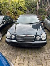 Mercedes-Benz E240 /  Holländische Zulassu... - gebrauchte Mercedes-Benz E 240 aus dem Jahr 1999