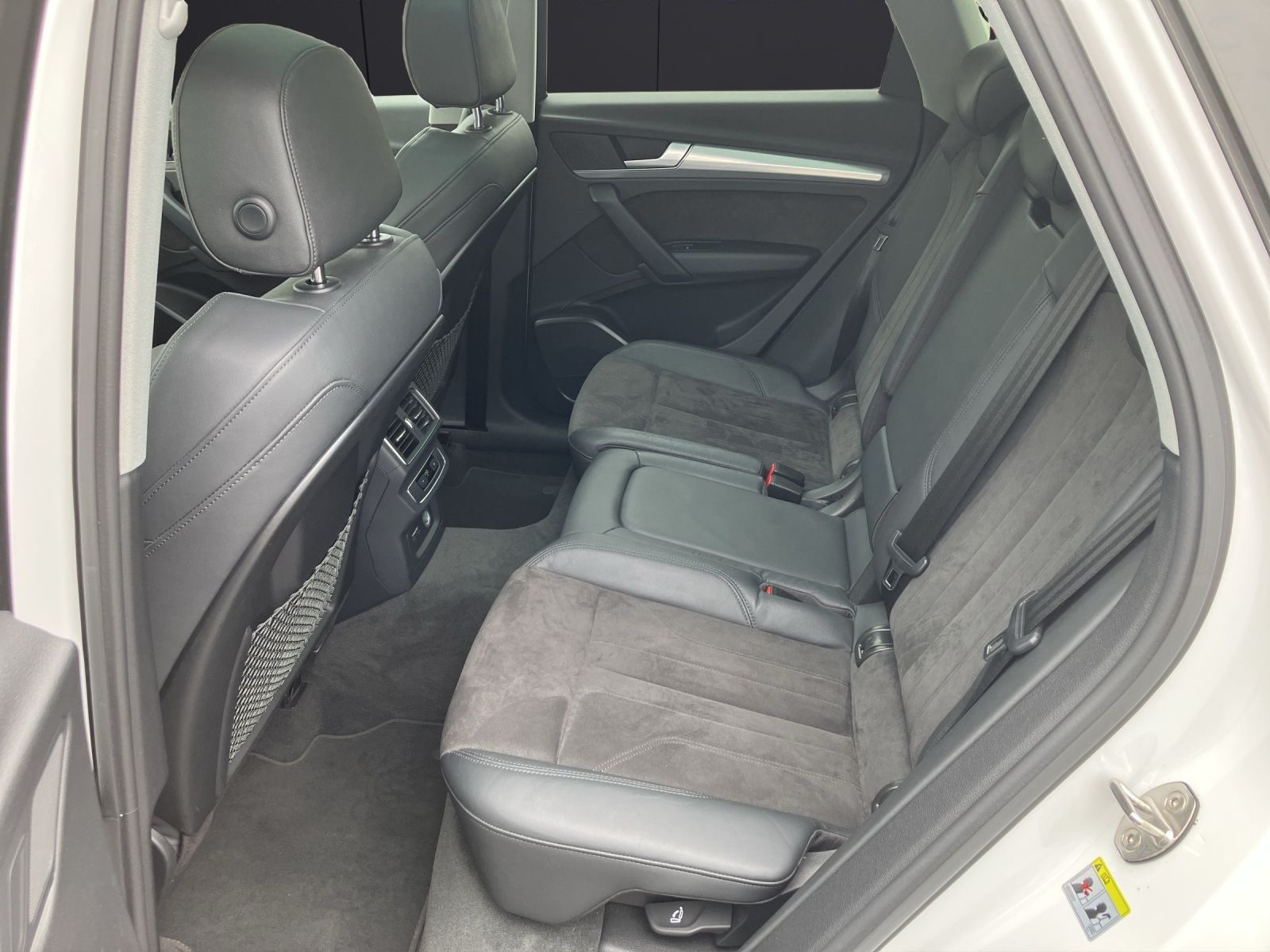 Fahrzeugabbildung Audi Q5 40 TDI quattro S-Line Matrix Navi ACC STHZ SH