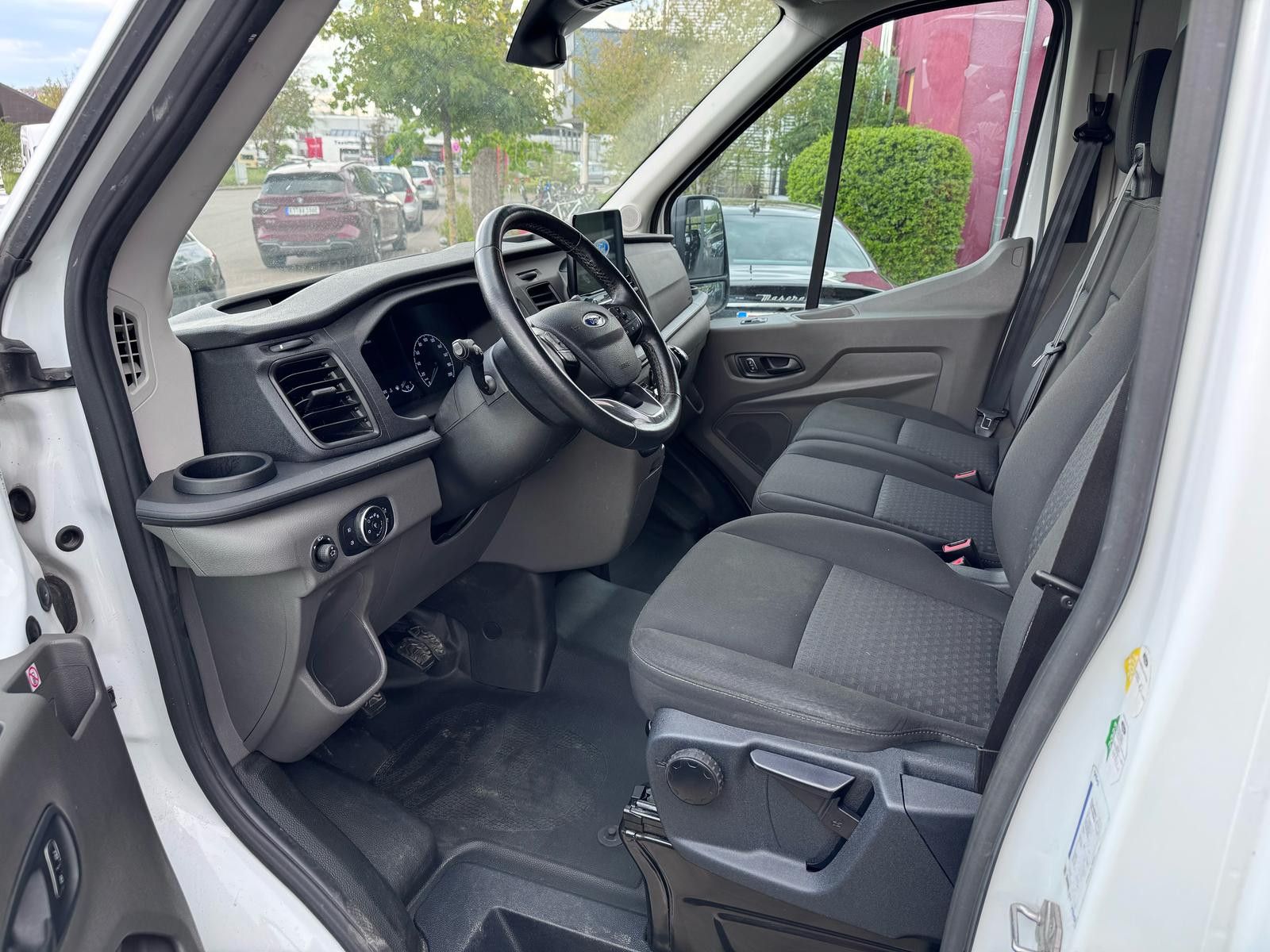 Fahrzeugabbildung Ford Transit 350 4x4 Allrad NAVI*SORTIMO*AHK*