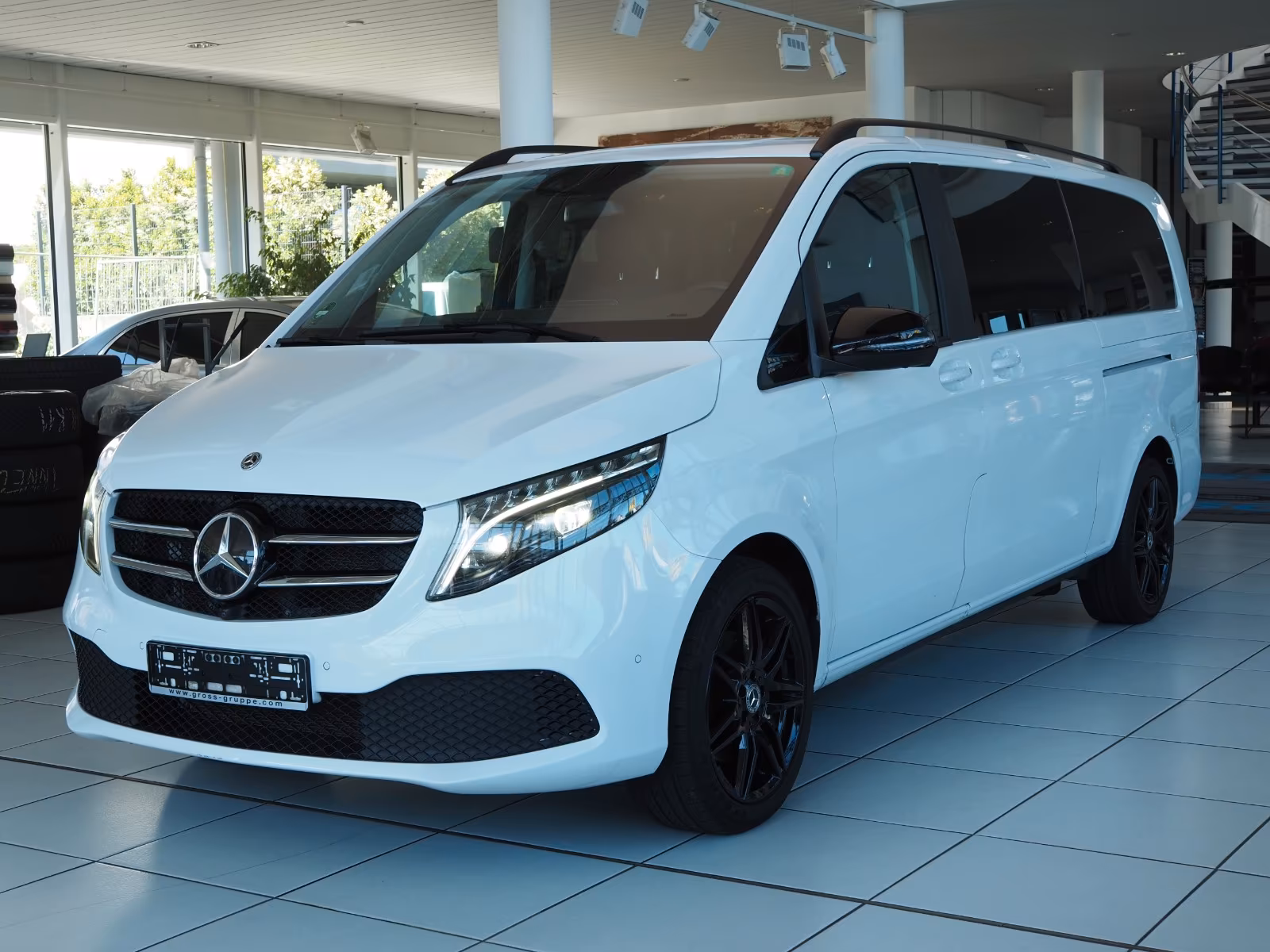Mercedes-Benz V 300 4Matic Extralang elTüren/AHK/360°/elHeckkl