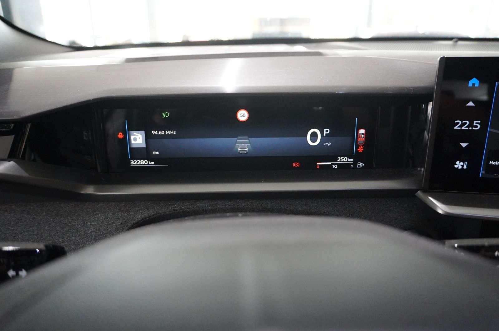 Fahrzeugabbildung Opel Grandland 1.2 48V HYBRID NAVI/LED/KAMERA/DAB+