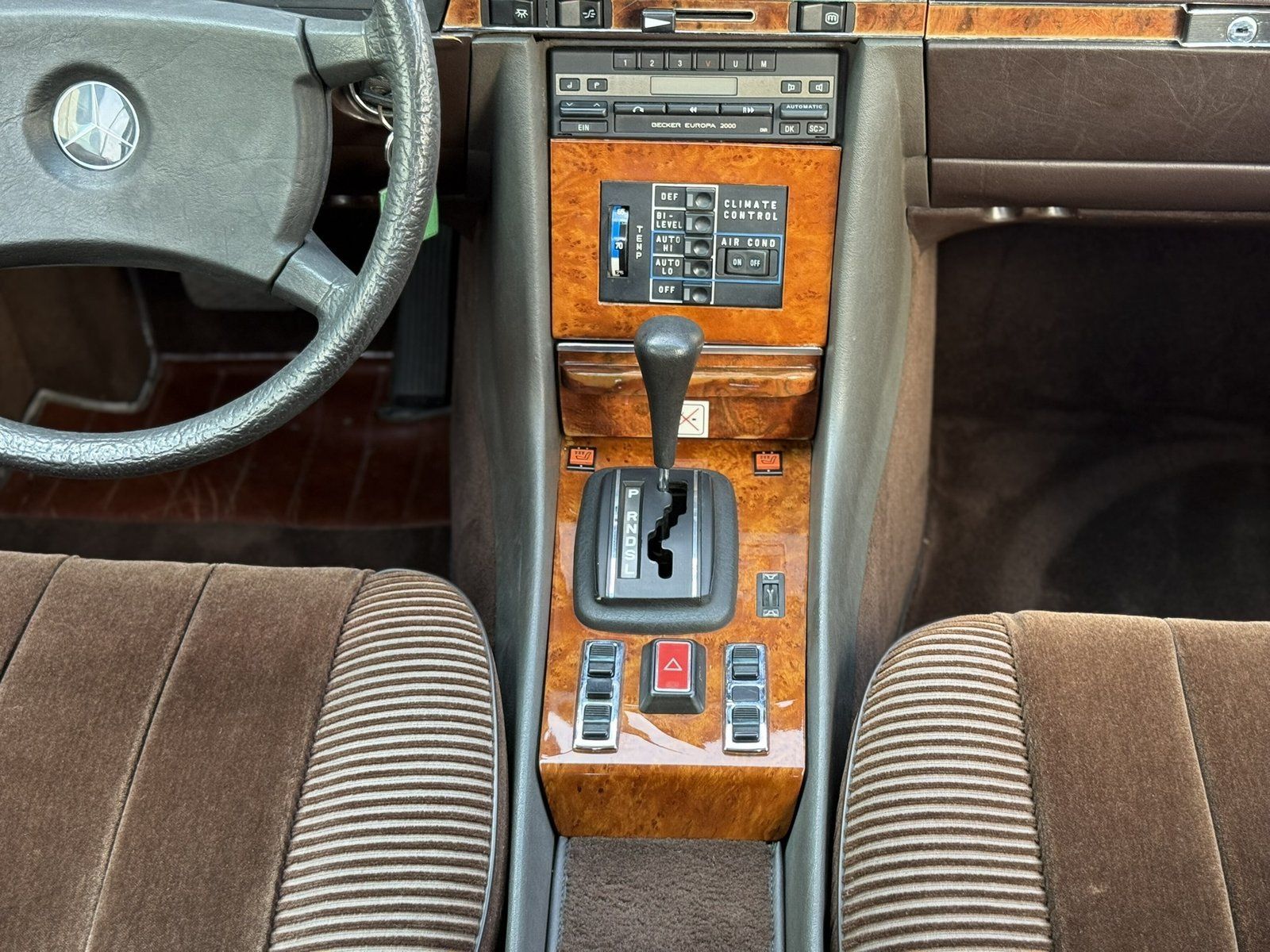 Fahrzeugabbildung Mercedes-Benz 500 SLC *GARANTIE*KLIMAAUTOMATIK*ELEK.SCHIEBEDAC